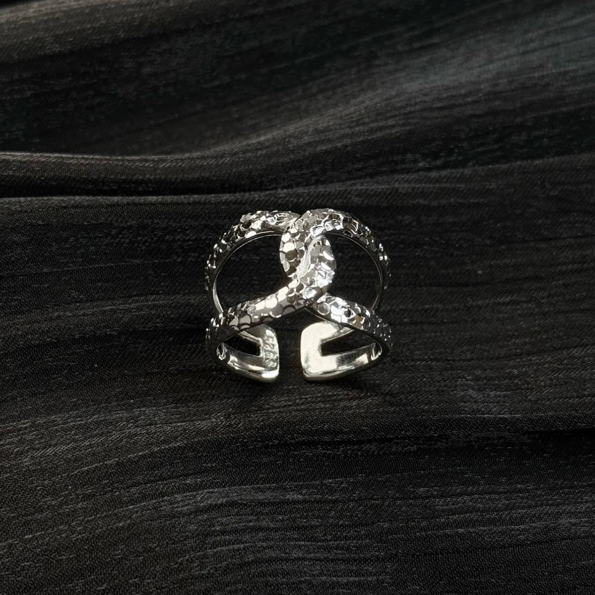 Molten-10 Cross Weave Ring