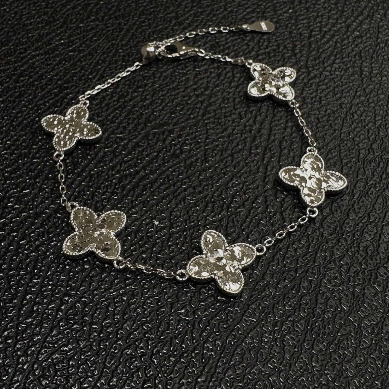 Molten-15 Petal Link Bracelet