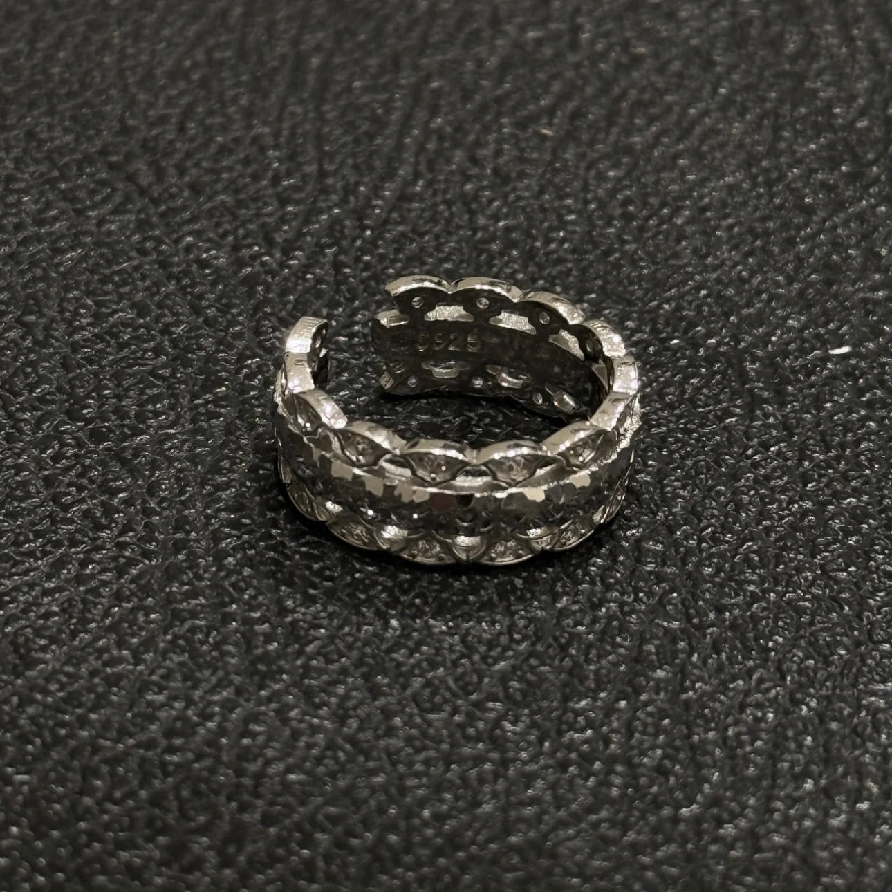 Molten-01 Linked Texture Ring