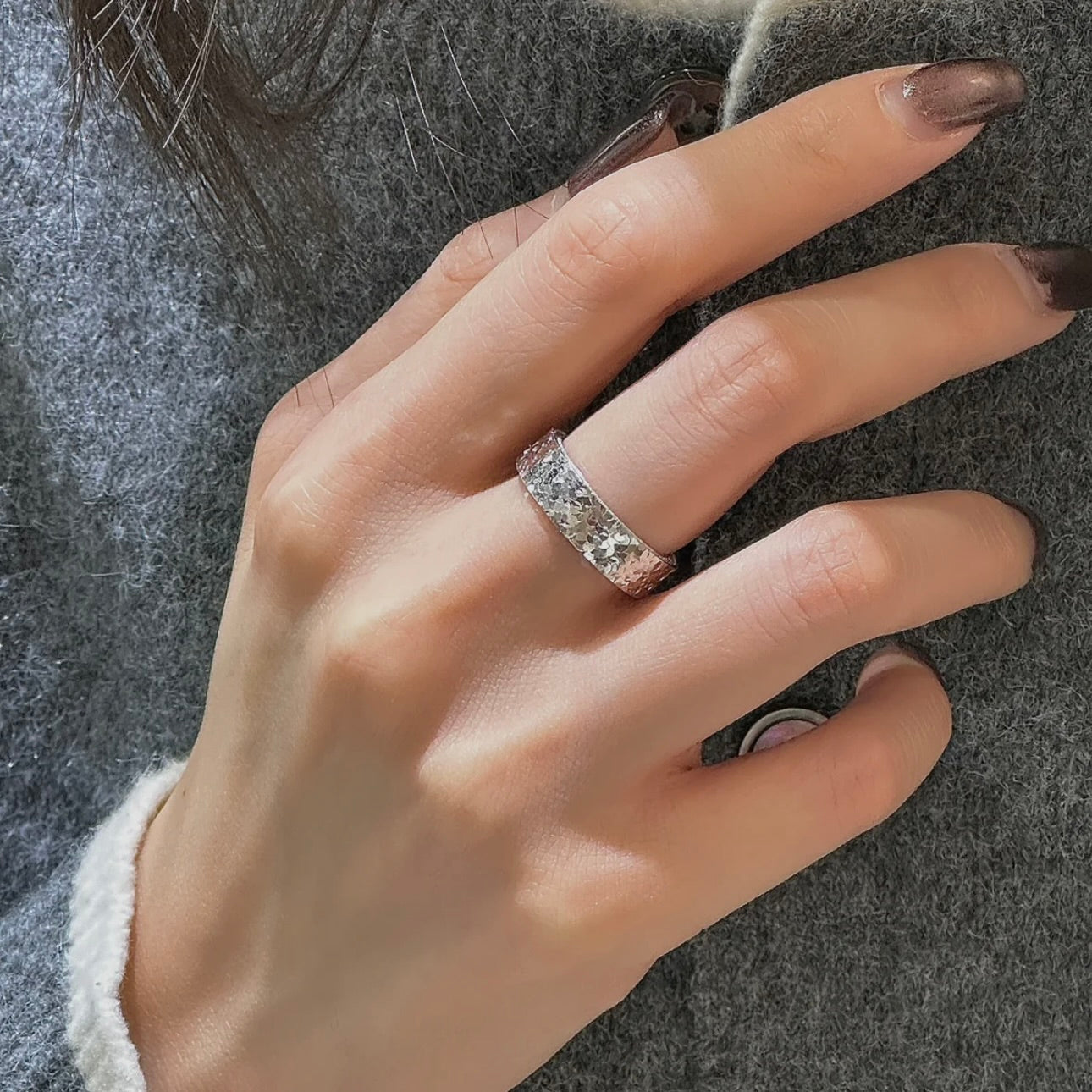 Molten-28 Forged Texture Ring