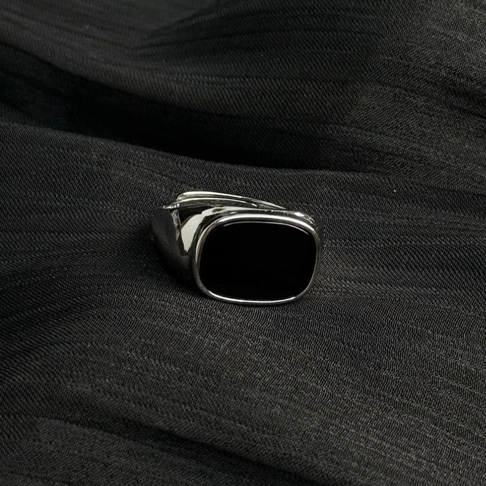 Molten-02 Onyx Signet Ring