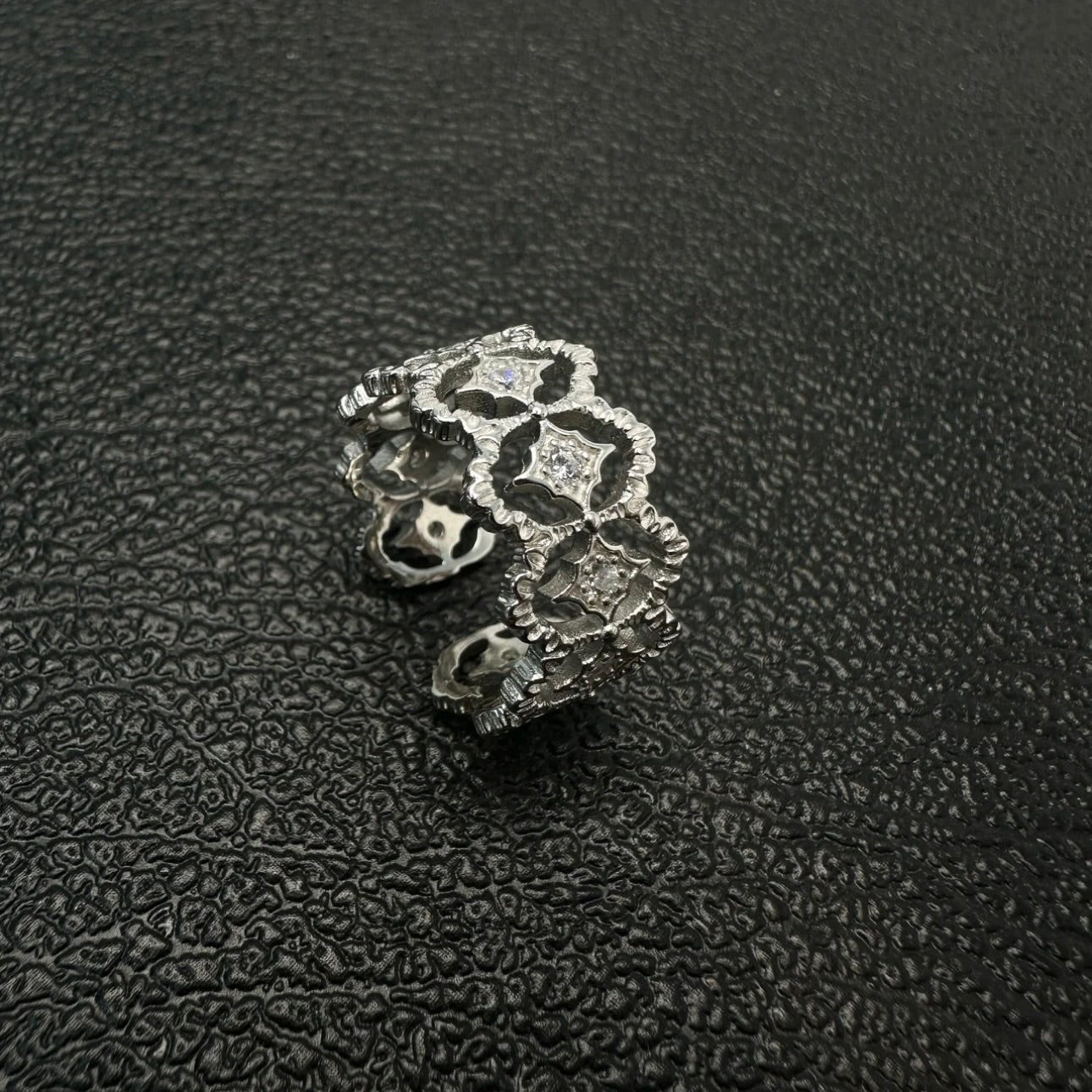 Molten-40 Bloom Frame Ring