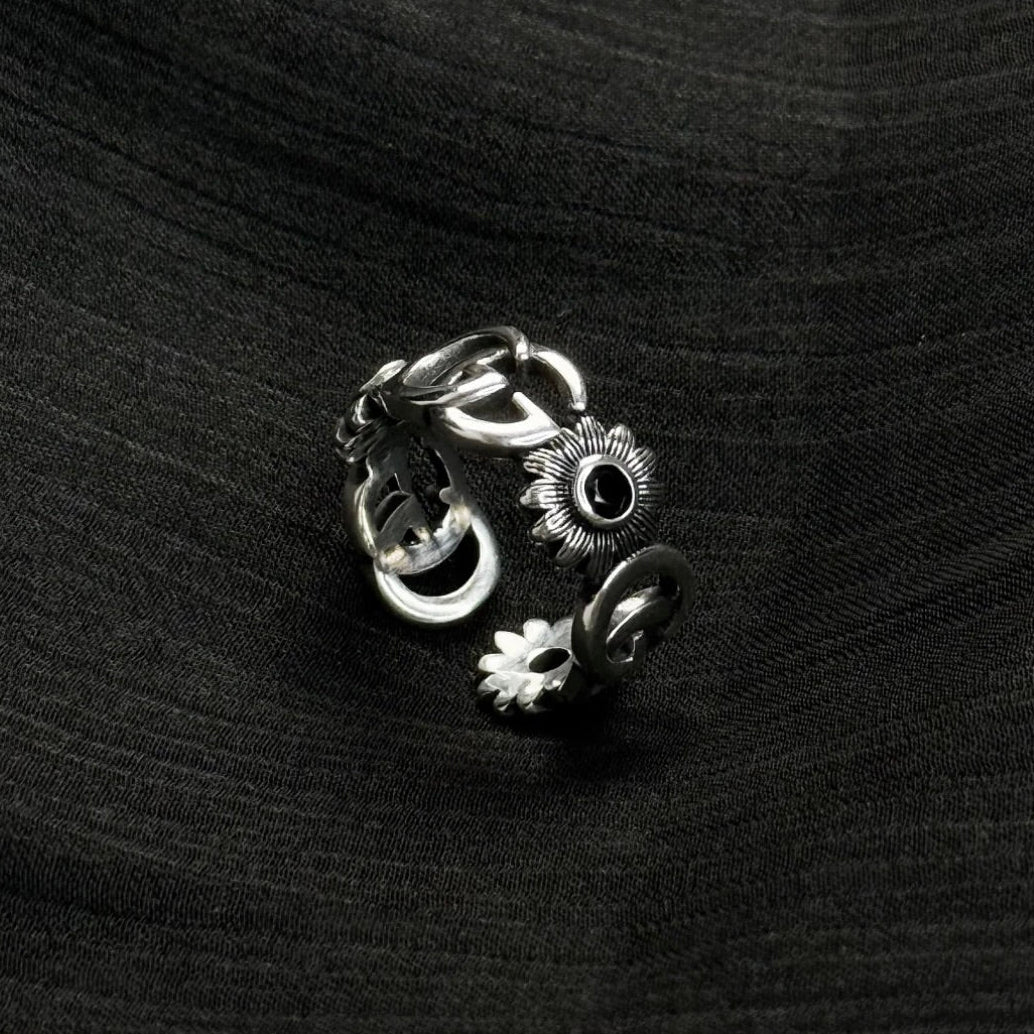 Molten-42 Noir Bloom Chain Ring
