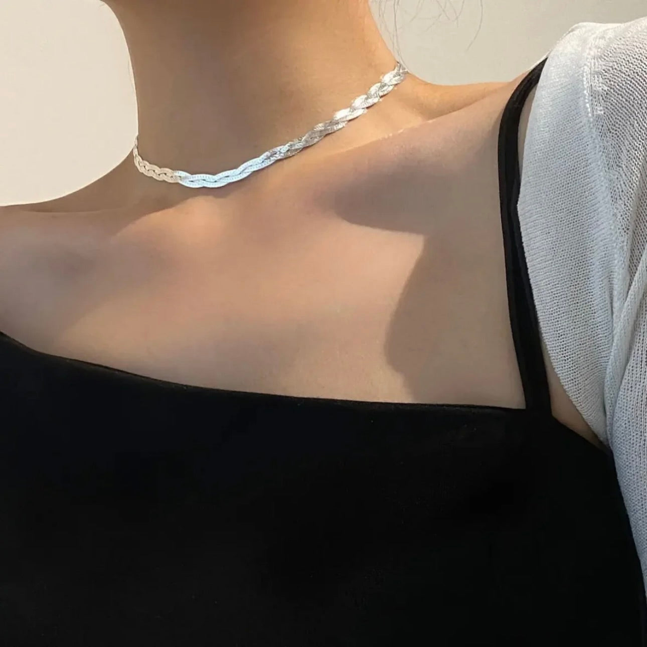 Molten-44 Twine Gleam Necklace