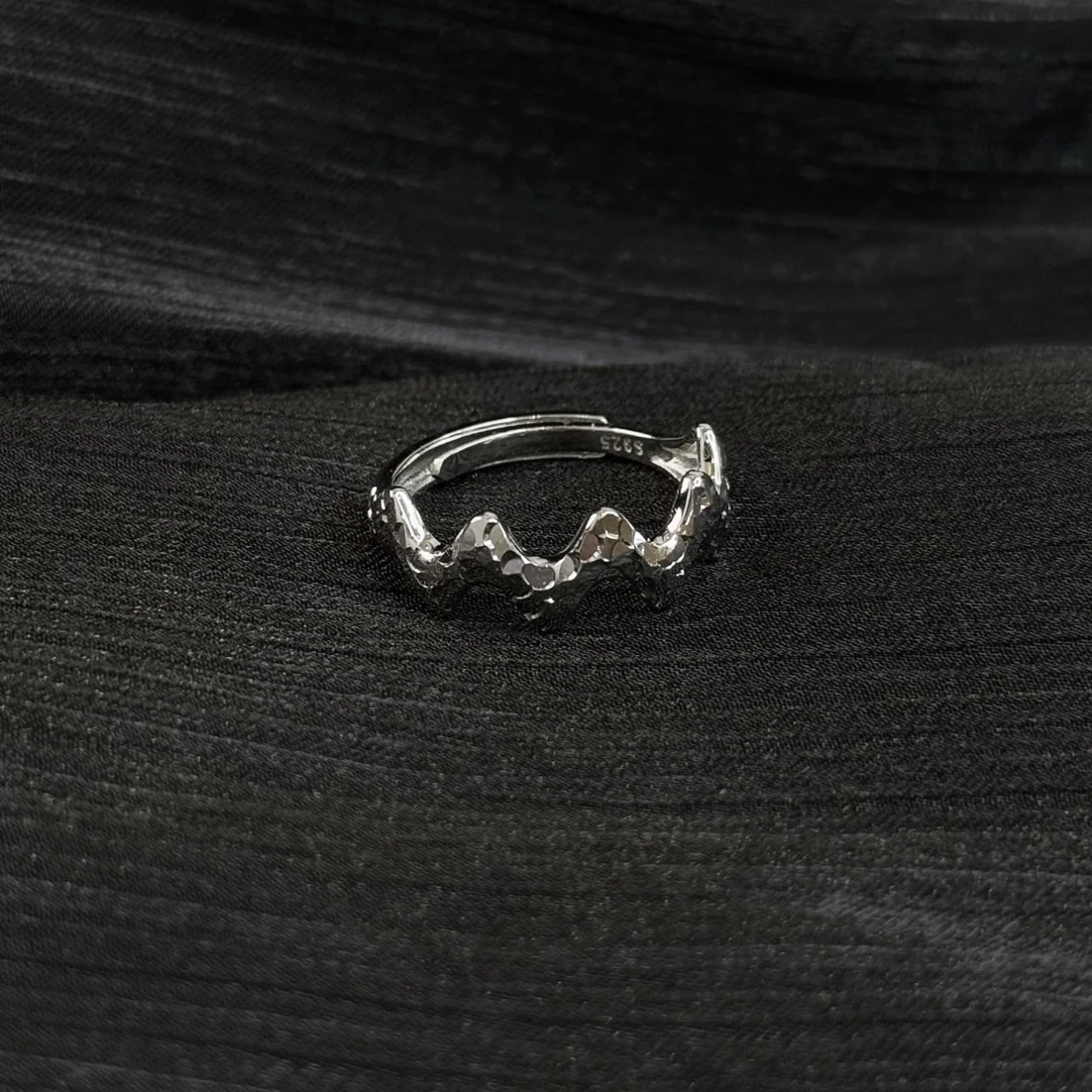 Molten-58 Crest Wave Ring