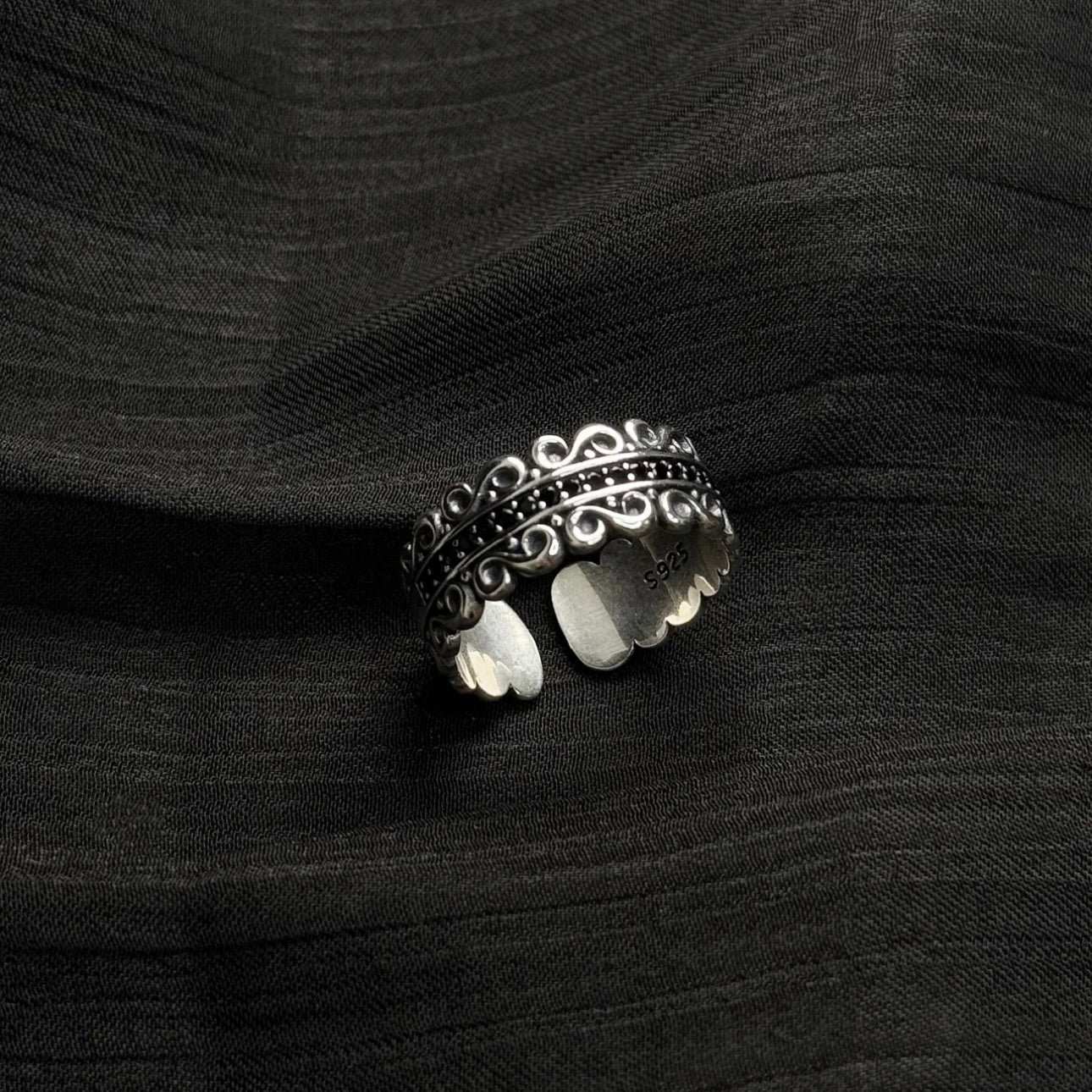 Molten-67 Antique Scroll Ring
