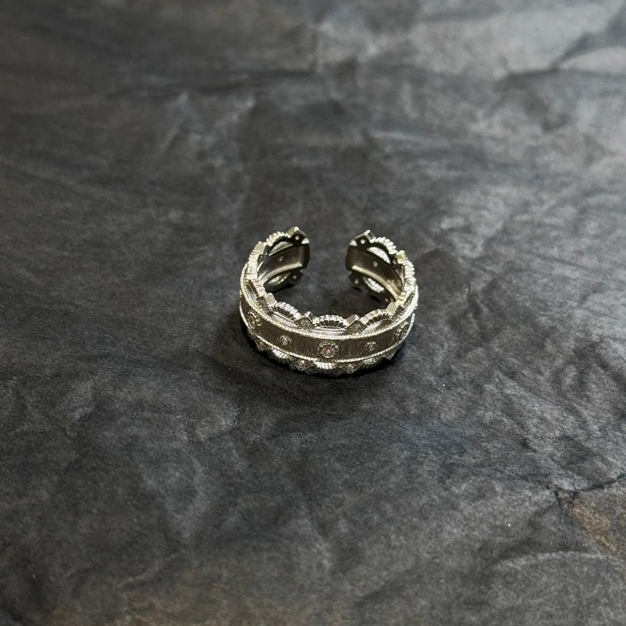 Molten-77 Crest Halo Ring