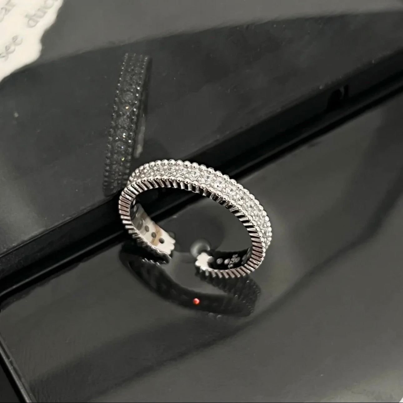 Molten-78 Edge Gleam Band Ring